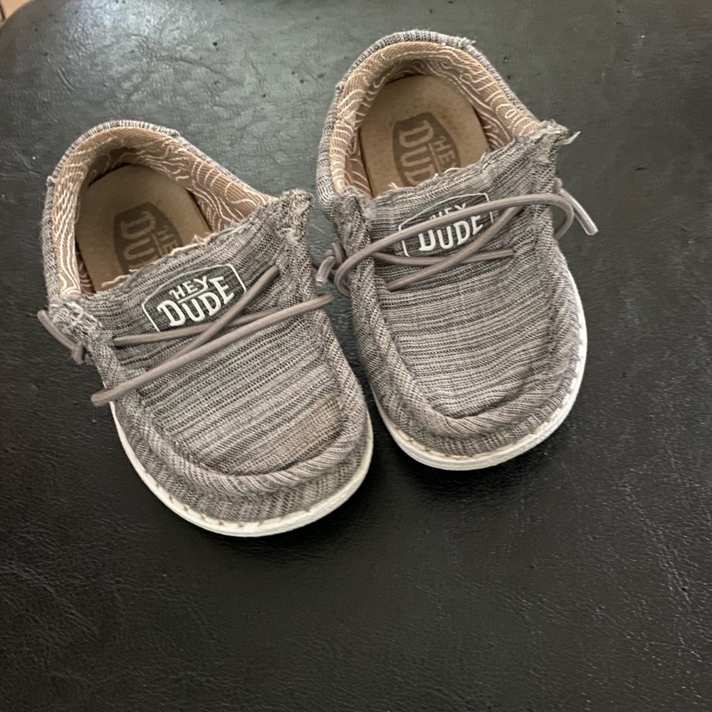 Toddler hey dudes